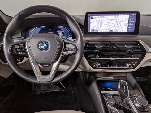 Used 2023 BMW 530e xDrive w/ Executive Package AWD/4WD image 25