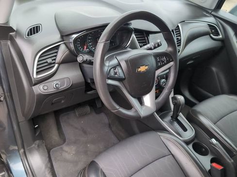 Certified 2021 Chevrolet Trax LT w/ LT Convenience Package AWD/4WD image 10