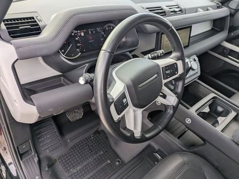 Used 2023 Land Rover Defender 110 SE image 7