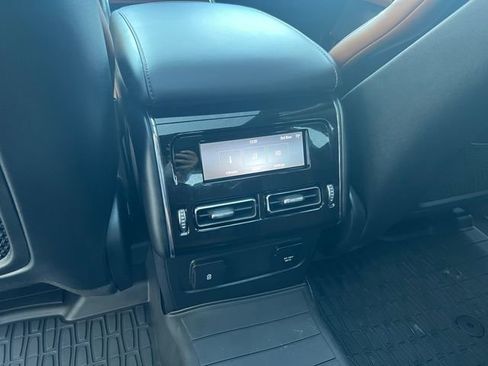 Used 2023 Lincoln Aviator Grand Touring image 22