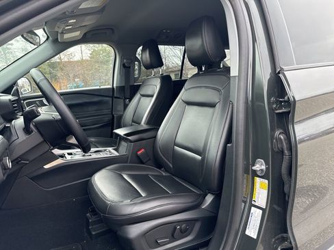 Used 2023 Ford Explorer XLT w/ Equipment Group 202A AWD/4WD image 5