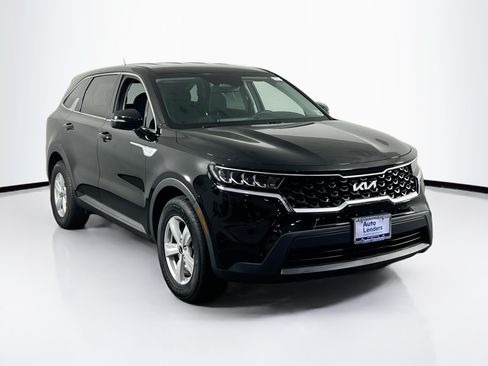 Used 2023 Kia Sorento LX FWD image 3