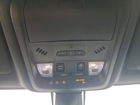 Used 2019 Chevrolet Blazer RS image 33