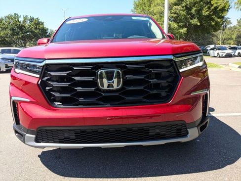 Certified 2025 Honda Pilot EX-L image 3