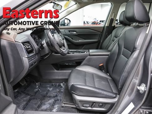Used 2023 Nissan Rogue SV w/ SV Premium Package AWD/4WD image 14