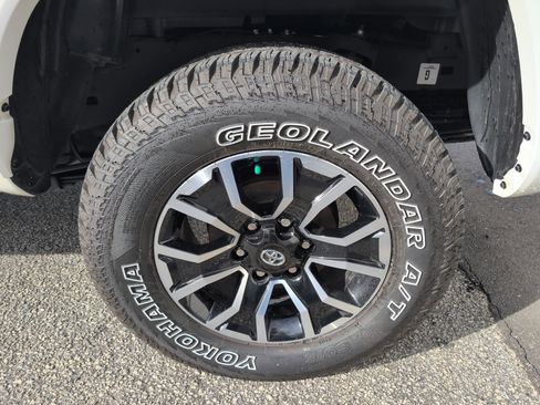 Used 2023 Toyota Tacoma TRD Sport image 4