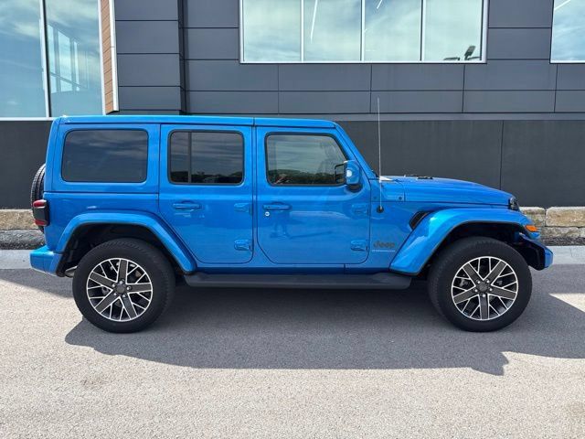 Used 2023 Jeep Wrangler Unlimited Sahara AWD/4WD image 2