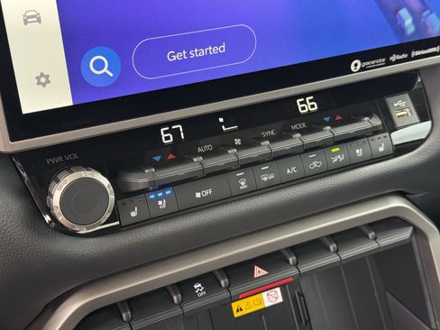 Used 2024 Toyota Tundra Limited image 22