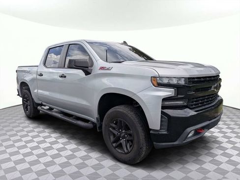 Used 2019 Chevrolet Silverado 1500 LT Trail Boss w/ Convenience Package AWD/4WD image 2