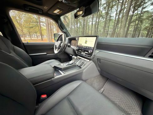 Used 2024 Lexus GX 550 image 21