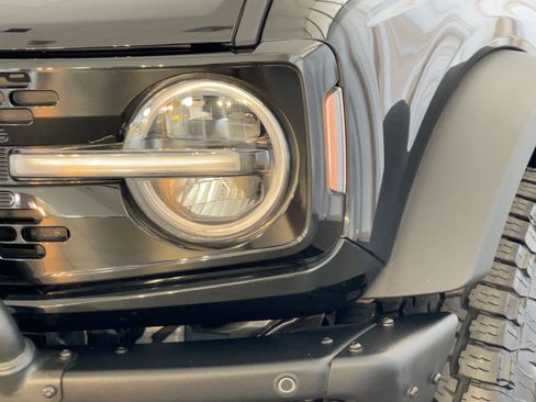 Used 2024 Ford Bronco Wildtrak image 11