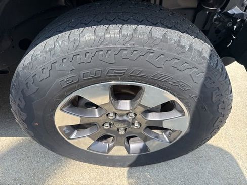 Used 2020 Jeep Wrangler Unlimited Sahara AWD/4WD image 9