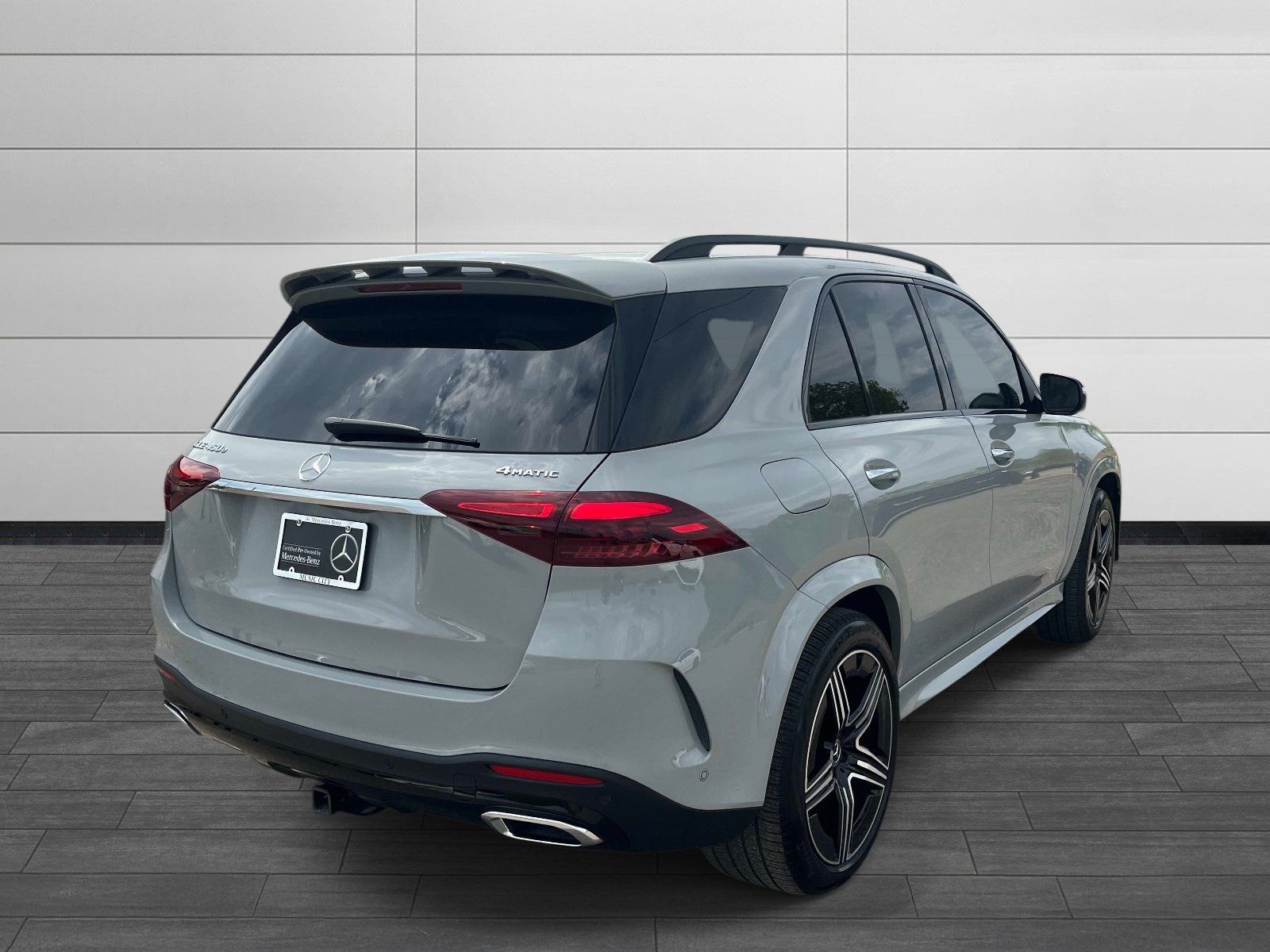 Certified 2024 Mercedes-Benz GLE 450e 4MATIC image 3
