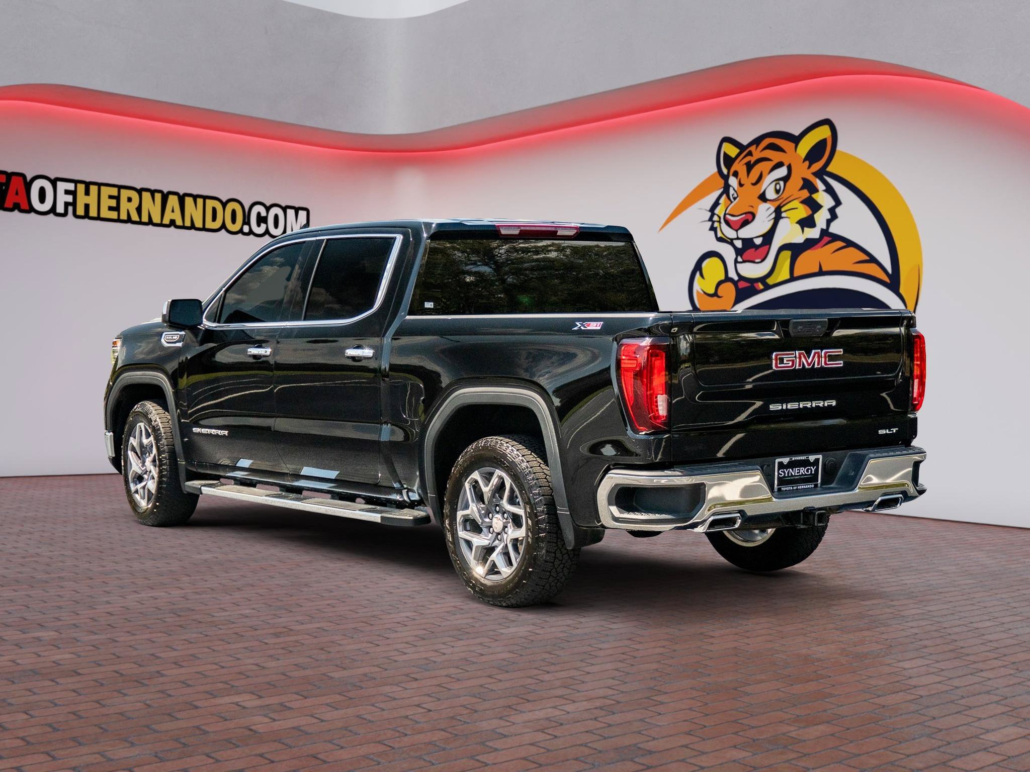 Used 2026 GMC Sierra 1500 SLT w/ SLT Convenience Package AWD/4WD image 7