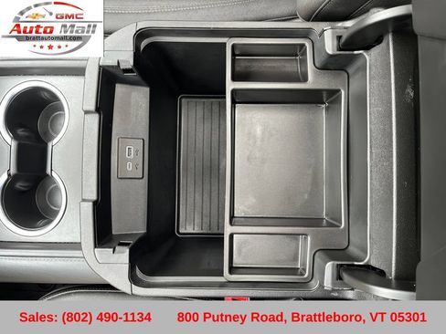 Used 2023 Chevrolet Tahoe Z71 w/ Luxury Package AWD/4WD image 28
