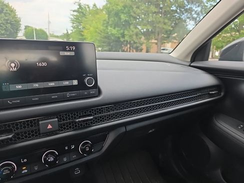 Used 2023 Honda HR-V LX image 19