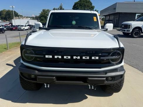 Used 2025 Ford Bronco Outer Banks AWD/4WD image 2