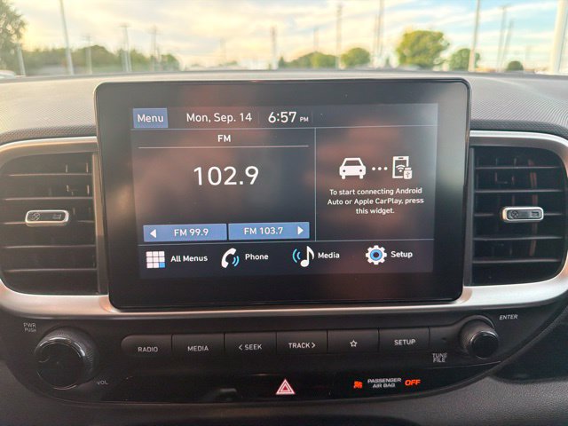 Used 2023 Hyundai Venue SE w/ Cargo Package FWD image 20
