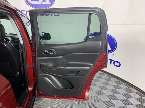 Used 2017 GMC Acadia SLT image 38