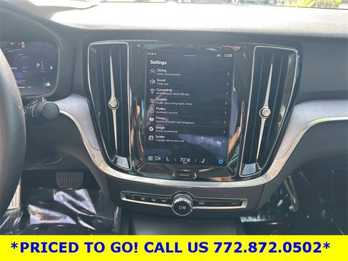 Used 2024 Volvo S60 B5 Core image 19