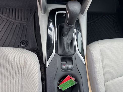 Used 2022 Toyota Corolla Cross LE FWD image 17