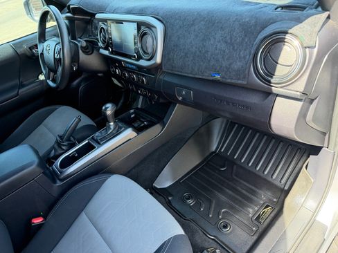 Used 2021 Toyota Tacoma TRD Off-Road RWD image 11