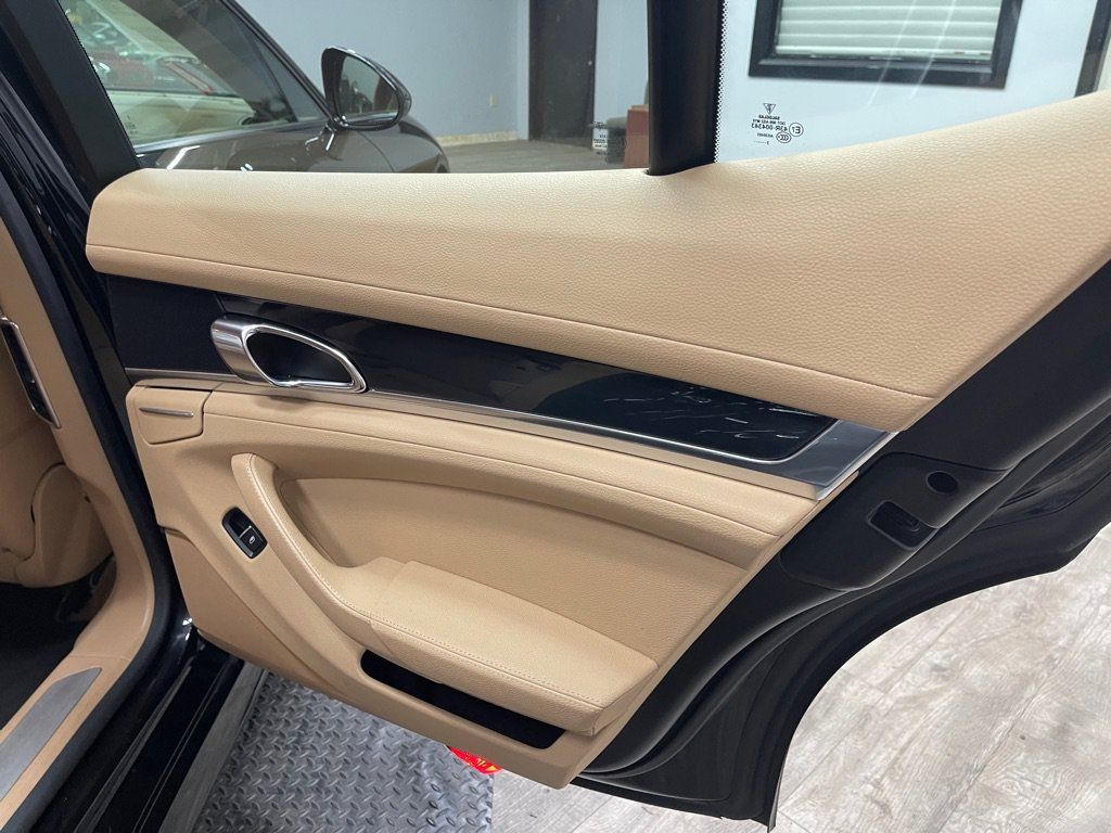 Used 2014 Porsche Panamera image 38