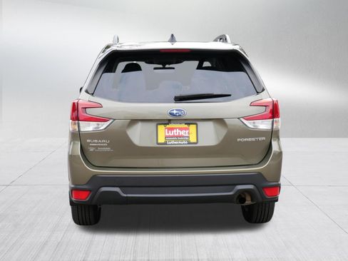 Used 2024 Subaru Forester Premium AWD/4WD image 6
