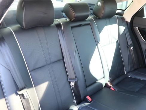 Used 2019 Jaguar XJ R-Sport image 20