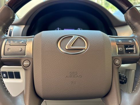 Used 2019 Lexus GX 460 Premium w/ Premium Package AWD/4WD image 10