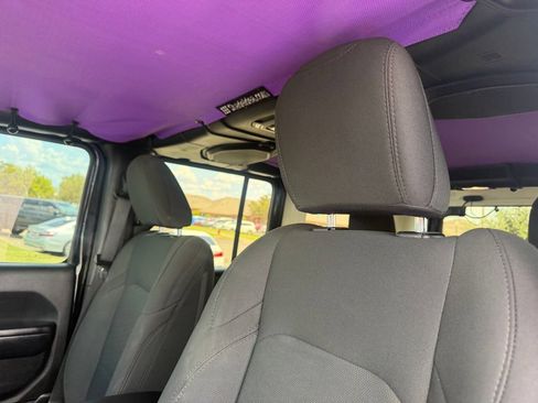 Used 2018 Jeep Wrangler Unlimited Sport S AWD/4WD image 33