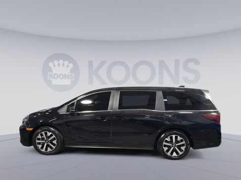 Used 2025 Honda Odyssey EX-L image 2