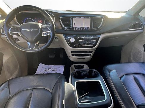 Used 2019 Chrysler Pacifica Touring-L Plus w/ Advanced Safetytec Group image 7