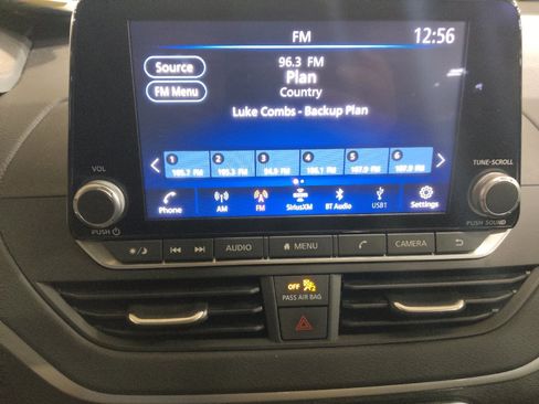 Used 2025 Nissan Altima 2.5 S FWD image 25