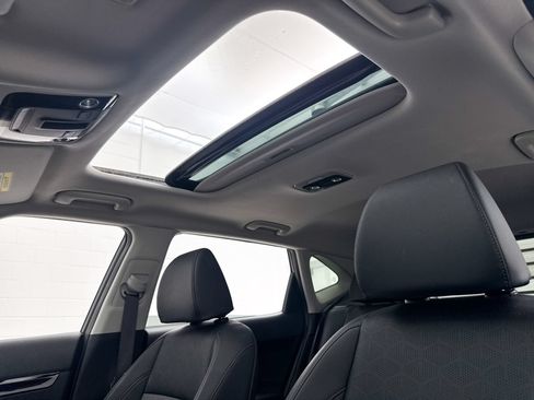 Certified 2025 Kia Seltos EX w/ EX Sunroof Package AWD/4WD image 3