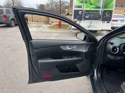 Used 2023 Kia Forte LXS image 25