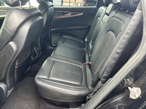 Used 2017 Lincoln MKX Reserve w/ Driver Assistance Package image 5