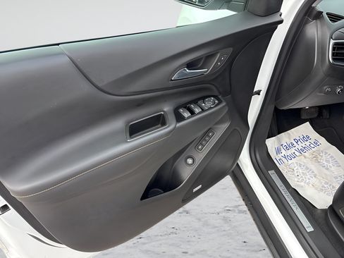 Used 2022 Chevrolet Equinox Premier AWD/4WD image 24