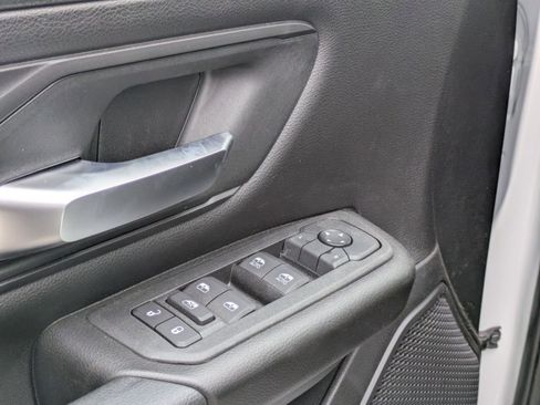 New 2026 RAM 1500 Express AWD/4WD image 12