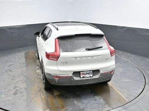 Used 2023 Volvo XC40 B5 Ultimate w/ Protection Package Premier image 37