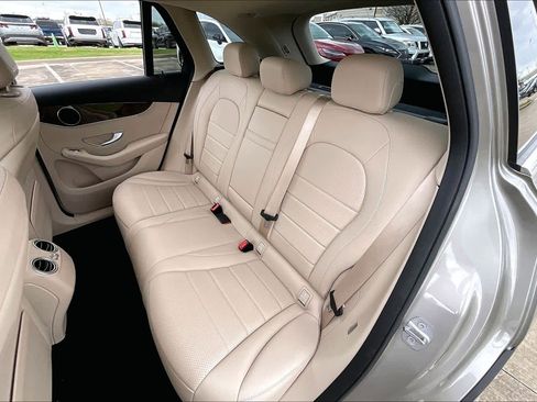 Used 2021 Mercedes-Benz GLC 300 4MATIC image 20