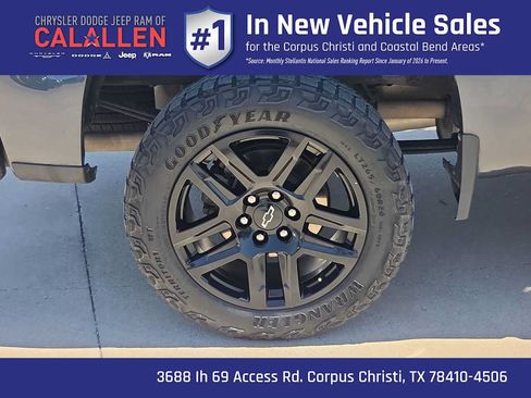 Used 2021 Chevrolet Silverado 1500 Custom Trail Boss AWD/4WD image 16