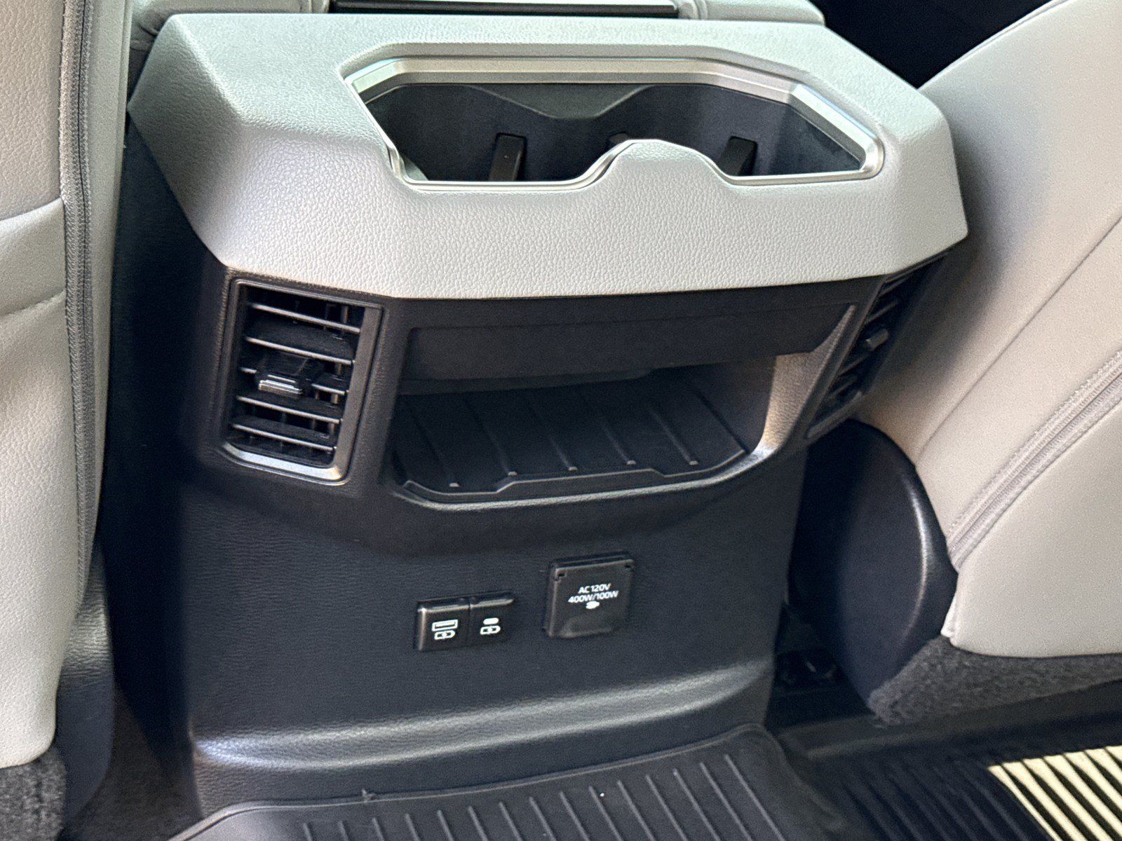 Used 2024 Toyota Tundra Limited AWD/4WD image 15