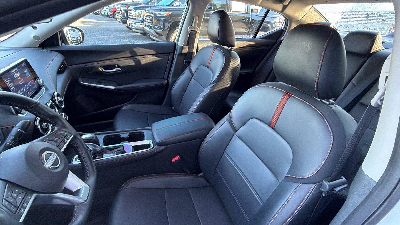 Used 2025 Nissan Sentra SR w/ SR Premium Package FWD image 6