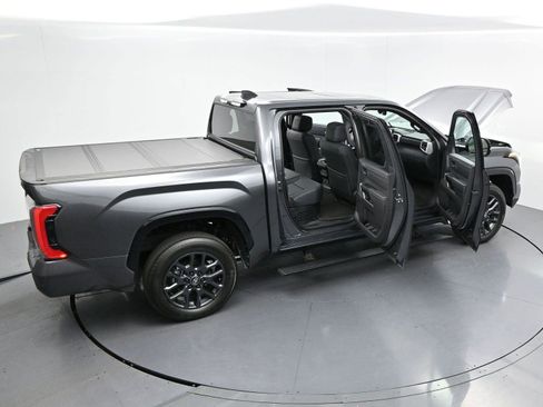 Used 2025 Toyota Tundra Platinum AWD/4WD image 40