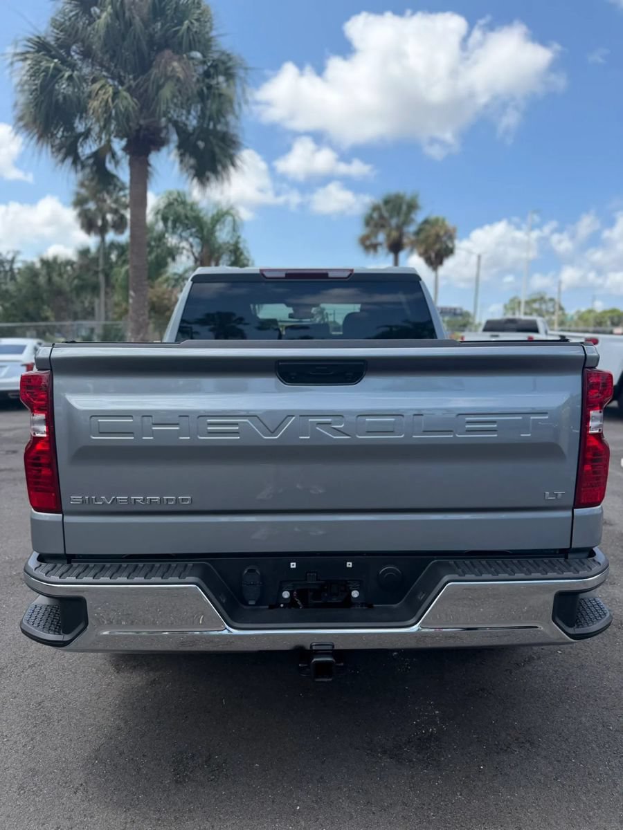 Used 2024 Chevrolet Silverado 1500 LT AWD/4WD image 6
