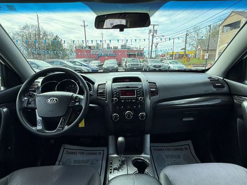 Used 2011 Kia Sorento LX image 39