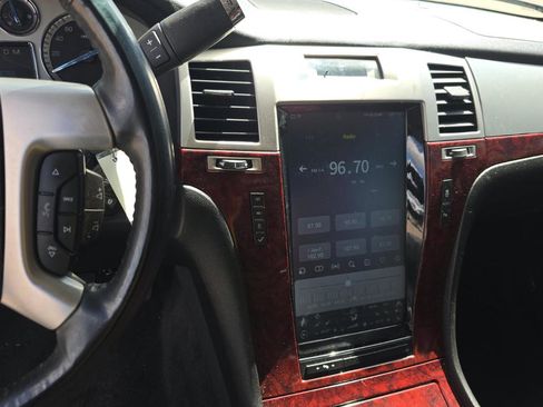 Used 2012 Cadillac Escalade ESV Luxury image 14