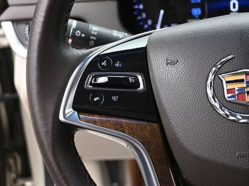 Used 2015 Cadillac XTS FWD image 28