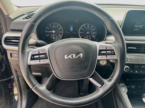 Used 2022 Kia Telluride EX w/ EX Premium Package FWD image 11